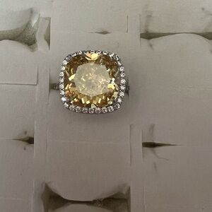 Sterling silver ring size 8brwnd new